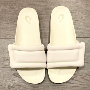 OluKai Sunbeam Slide Sandal Velcro Closure Off White Size 8 LIKE NEW CONDITION